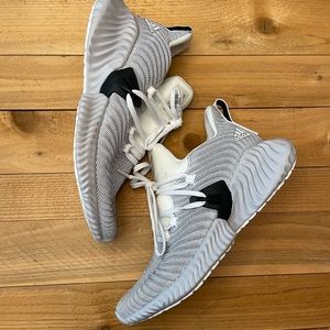 Adidas Alphabounce Instinct J *worn once*